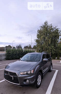 Внедорожник / Кроссовер Mitsubishi Outlander 2012 в Одессе