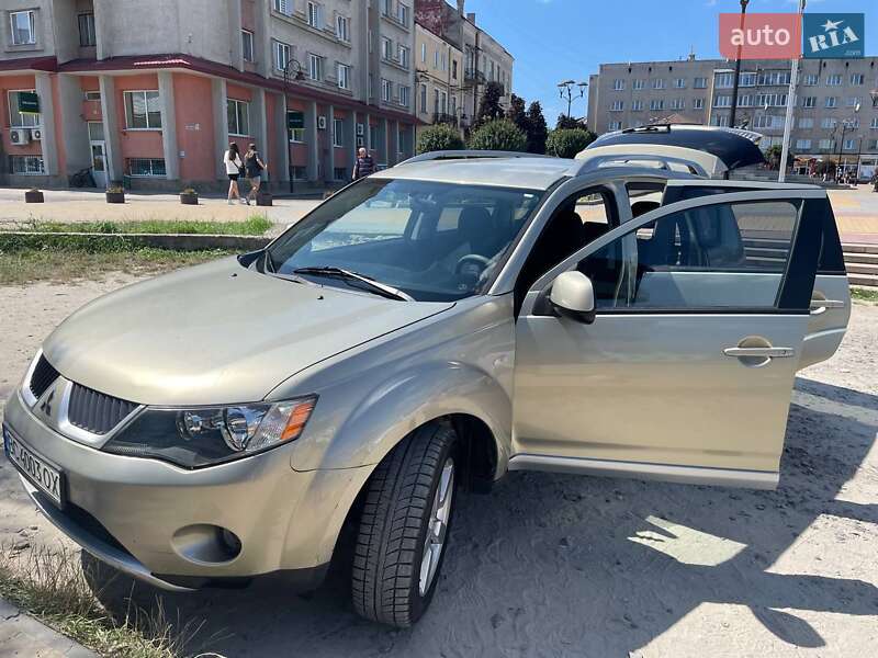 Позашляховик / Кросовер Mitsubishi Outlander 2006 в Золочеві