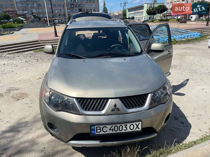 Позашляховик / Кросовер Mitsubishi Outlander 2006 в Золочеві