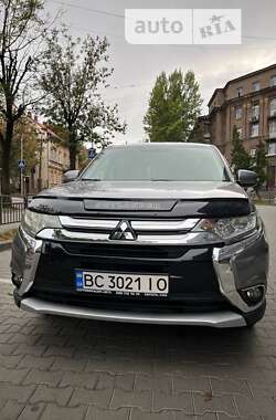 Позашляховик / Кросовер Mitsubishi Outlander 2015 в Львові