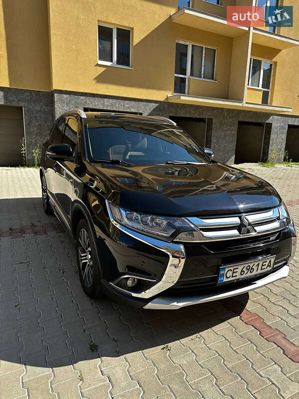 Внедорожник / Кроссовер Mitsubishi Outlander 2015 в Черновцах