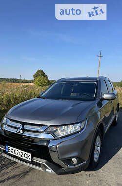 Позашляховик / Кросовер Mitsubishi Outlander 2018 в Шепетівці