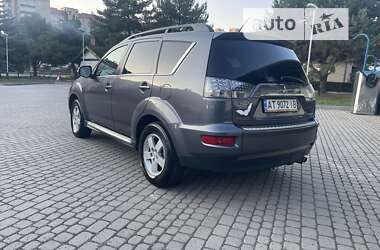 Внедорожник / Кроссовер Mitsubishi Outlander 2010 в 