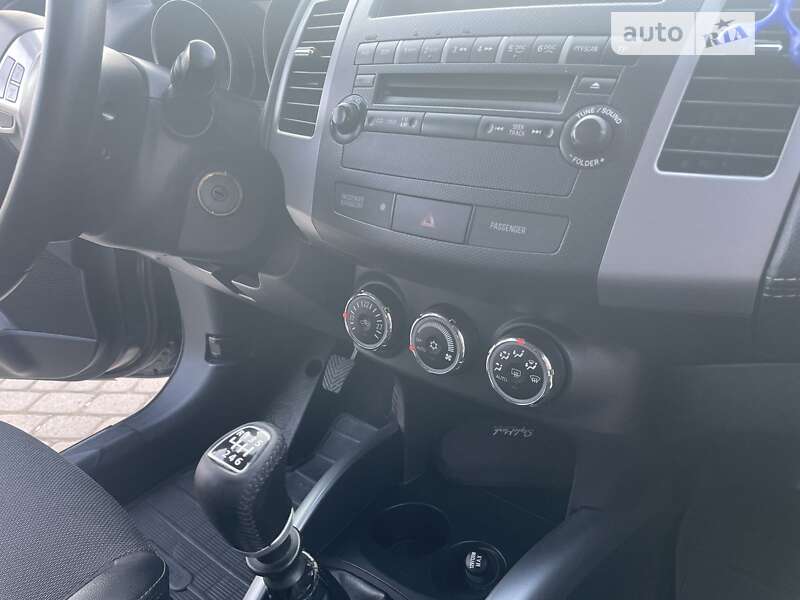 Внедорожник / Кроссовер Mitsubishi Outlander 2010 в Ивано-Франковске