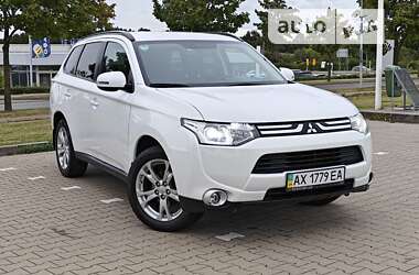 Внедорожник / Кроссовер Mitsubishi Outlander 2013 в Костополе