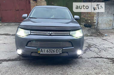 Позашляховик / Кросовер Mitsubishi Outlander 2013 в Києві