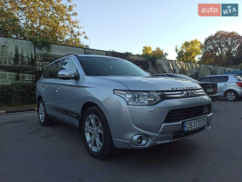 Mitsubishi Outlander 2012