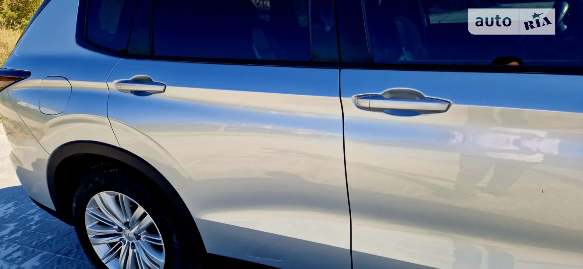 2021 Mitsubishi Outlander - мініатюра 8