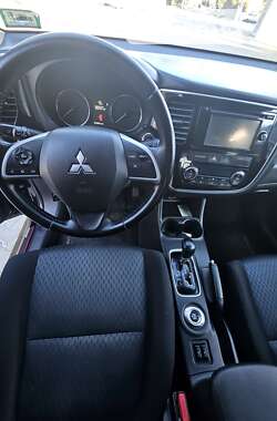 Внедорожник / Кроссовер Mitsubishi Outlander 2013 в Хмельницком