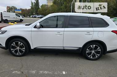 Позашляховик / Кросовер Mitsubishi Outlander 2018 в Києві