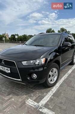 Внедорожник / Кроссовер Mitsubishi Outlander 2011 в Харькове