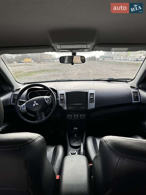 Внедорожник / Кроссовер Mitsubishi Outlander 2011 в Харькове
