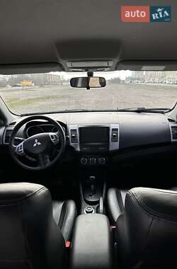 Внедорожник / Кроссовер Mitsubishi Outlander 2011 в Харькове