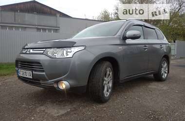 Внедорожник / Кроссовер Mitsubishi Outlander 2012 в 