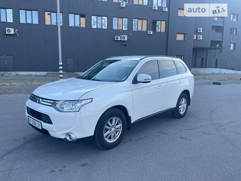 Внедорожник / Кроссовер Mitsubishi Outlander 2012 в Харькове