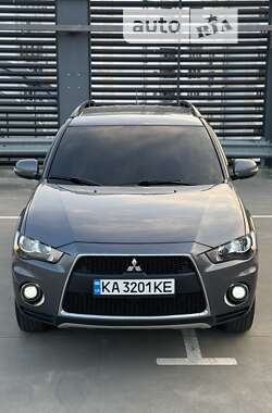 Позашляховик / Кросовер Mitsubishi Outlander 2011 в Києві