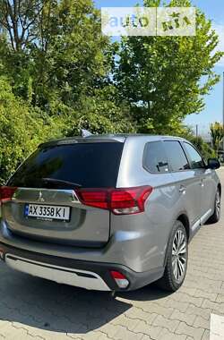 Позашляховик / Кросовер Mitsubishi Outlander 2019 в Харкові