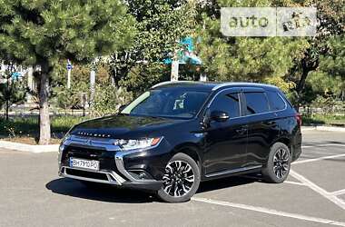 Позашляховик / Кросовер Mitsubishi Outlander 2018 в Ірпені