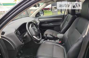 Внедорожник / Кроссовер Mitsubishi Outlander 2015 в Калуше