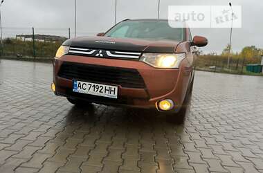 Позашляховик / Кросовер Mitsubishi Outlander 2012 в Луцьку