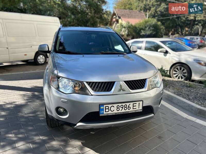 Позашляховик / Кросовер Mitsubishi Outlander 2007 в Львові фото 15 Позашляховик / Кросовер Mitsubishi Outlander 2007 в Львові