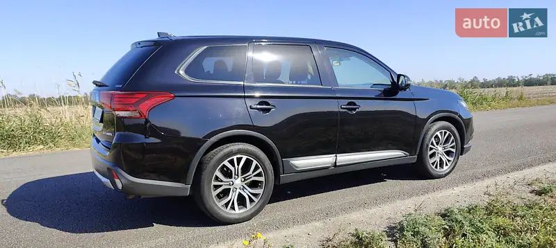 Mitsubishi Outlander 2016