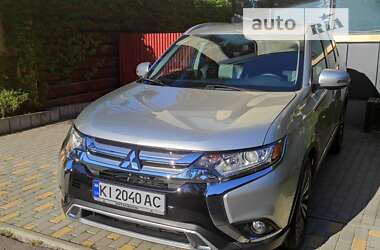 Позашляховик / Кросовер Mitsubishi Outlander 2020 в Києві