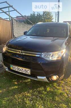 Позашляховик / Кросовер Mitsubishi Outlander 2014 в Тернополі