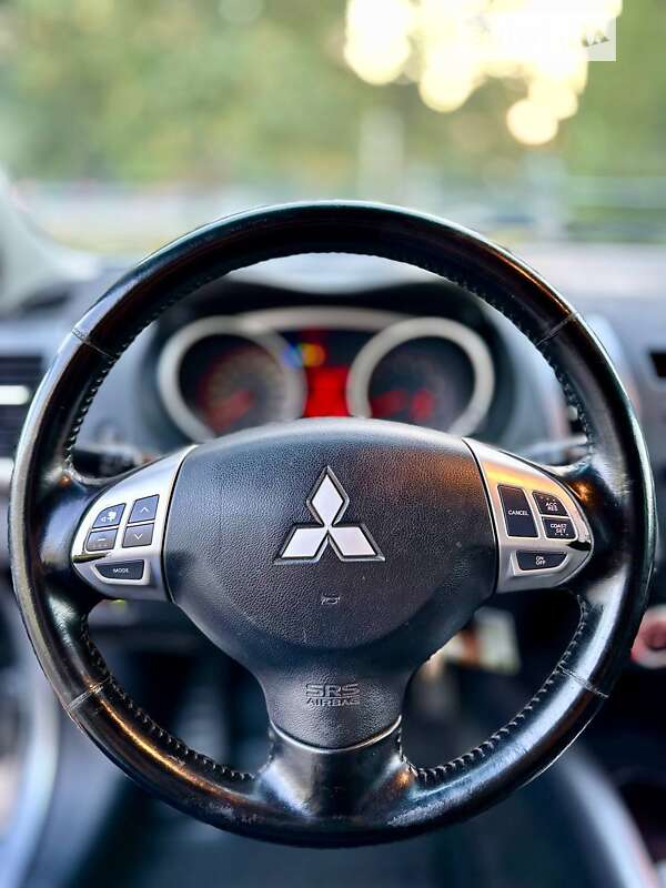 Внедорожник / Кроссовер Mitsubishi Outlander 2008 в Днепре
