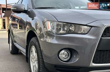 Внедорожник / Кроссовер Mitsubishi Outlander 2012 в Одессе