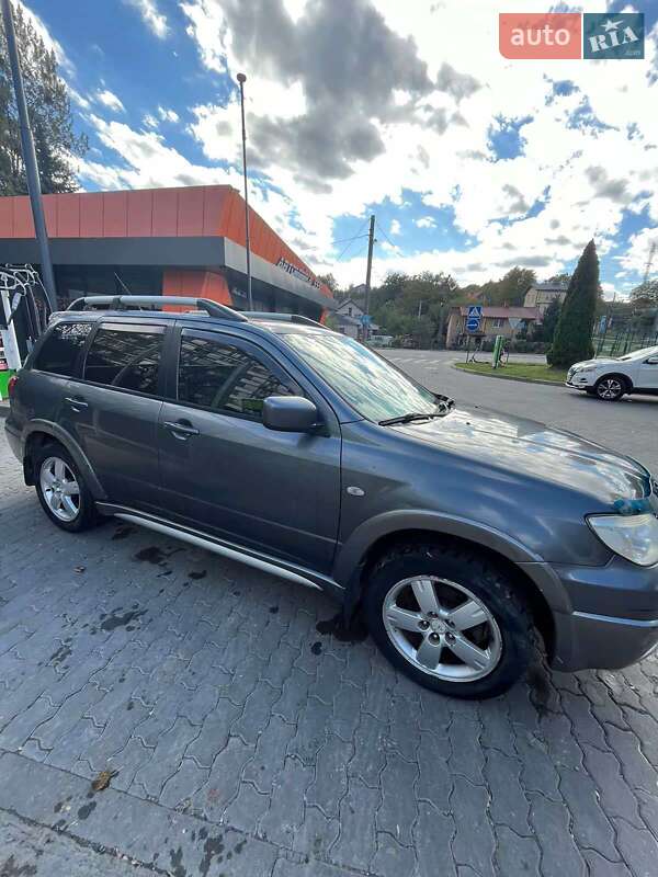 Внедорожник / Кроссовер Mitsubishi Outlander 2005 в Львове фото 8 Внедорожник / Кроссовер Mitsubishi Outlander 2005 в Львове