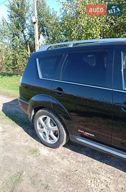Внедорожник / Кроссовер Mitsubishi Outlander 2010 в 