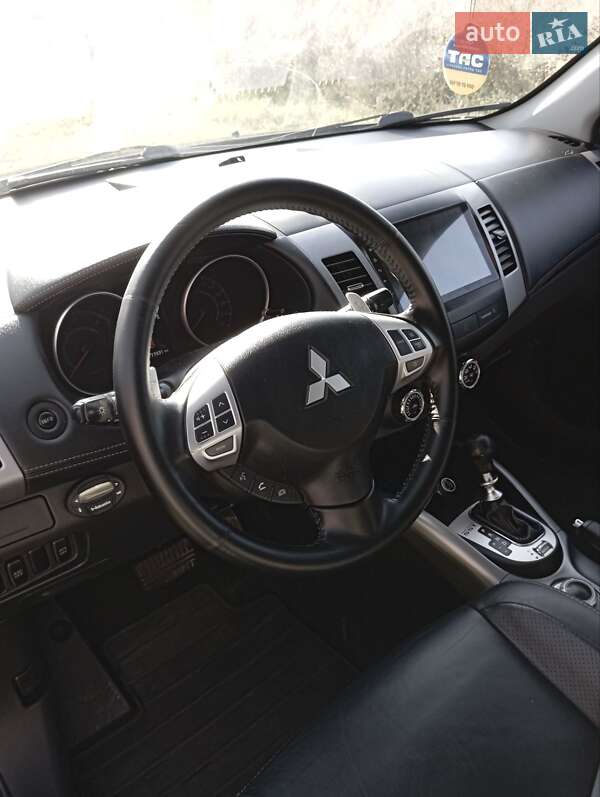 Позашляховик / Кросовер Mitsubishi Outlander 2010 в Бережанах