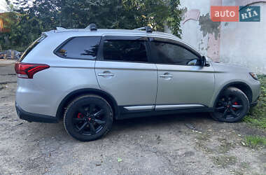 Позашляховик / Кросовер Mitsubishi Outlander 2019 в Одесі