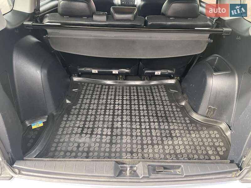 Внедорожник / Кроссовер Mitsubishi Outlander 2011 в Ровно