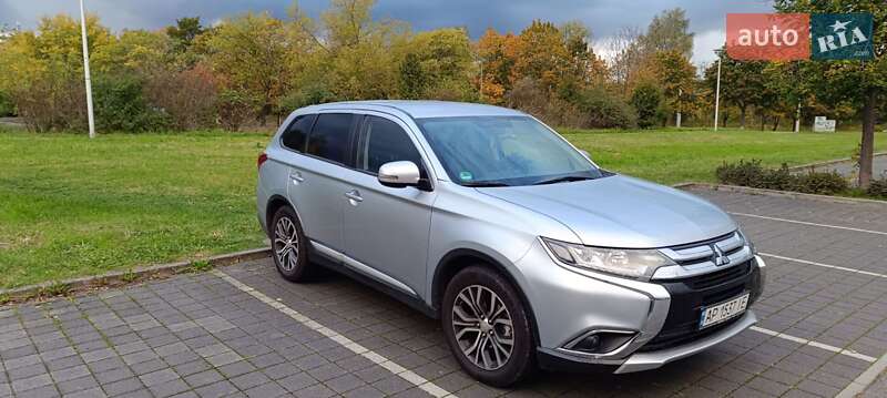 Внедорожник / Кроссовер Mitsubishi Outlander 2015 в Львове