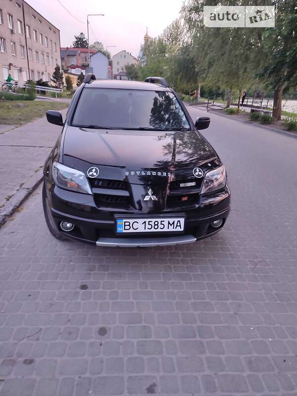 Внедорожник / Кроссовер Mitsubishi Outlander 2007 в Городке