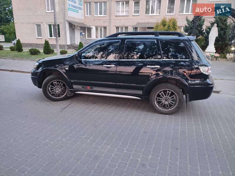 Внедорожник / Кроссовер Mitsubishi Outlander 2007 в Городке