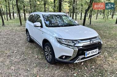 Внедорожник / Кроссовер Mitsubishi Outlander 2015 в Запорожье