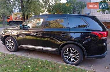 Внедорожник / Кроссовер Mitsubishi Outlander 2017 в Чернигове