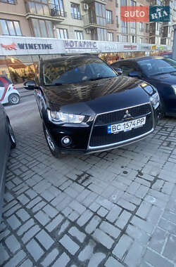 Внедорожник / Кроссовер Mitsubishi Outlander 2010 в 