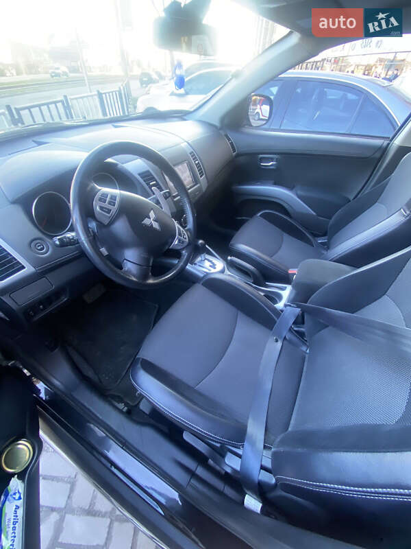 Позашляховик / Кросовер Mitsubishi Outlander 2010 в Львові