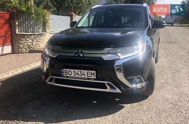 Внедорожник / Кроссовер Mitsubishi Outlander 2017 в Тернополе