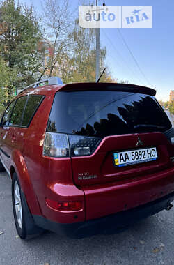 Позашляховик / Кросовер Mitsubishi Outlander 2008 в Києві