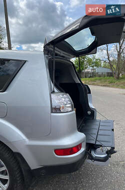 Позашляховик / Кросовер Mitsubishi Outlander 2010 в Чорткові