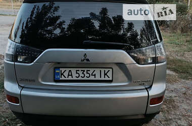 Внедорожник / Кроссовер Mitsubishi Outlander 2009 в Киеве