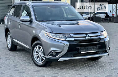 Позашляховик / Кросовер Mitsubishi Outlander 2018 в Києві