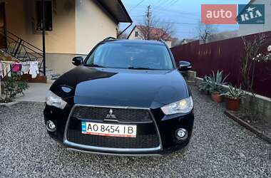 Позашляховик / Кросовер Mitsubishi Outlander 2012 в Тячеві