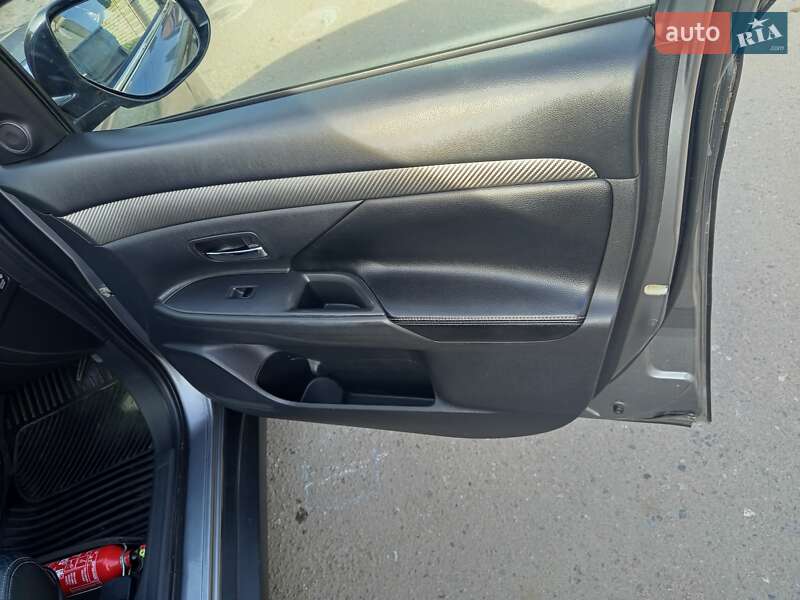 Внедорожник / Кроссовер Mitsubishi Outlander 2012 в Ивано-Франковске