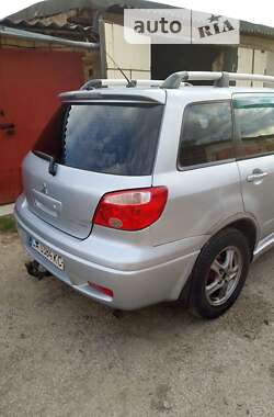 Внедорожник / Кроссовер Mitsubishi Outlander 2005 в Ватутино